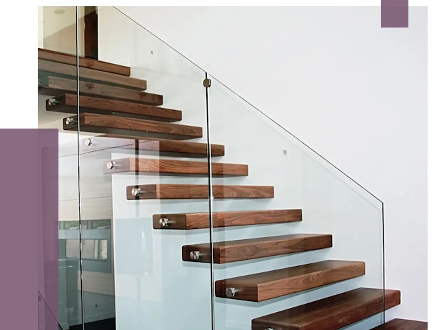 Стеклянные перила для лестницы в Мончегорске от 14645 руб.