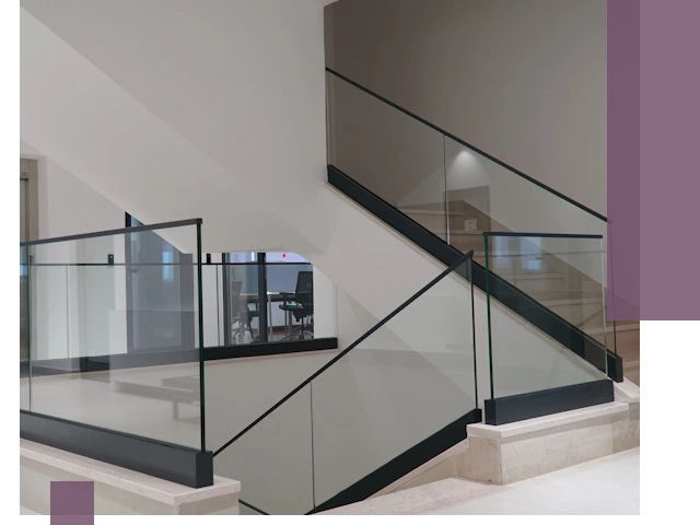 Стеклянные перила премиум-класса с установкой в Мончегорске