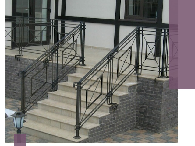 Перила для крыльца в Мончегорске — монтаж, изготовление и установка