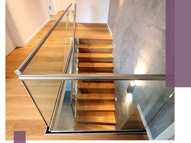 Перила для лестницы в доме — изготовление и монтаж в Мончегорске