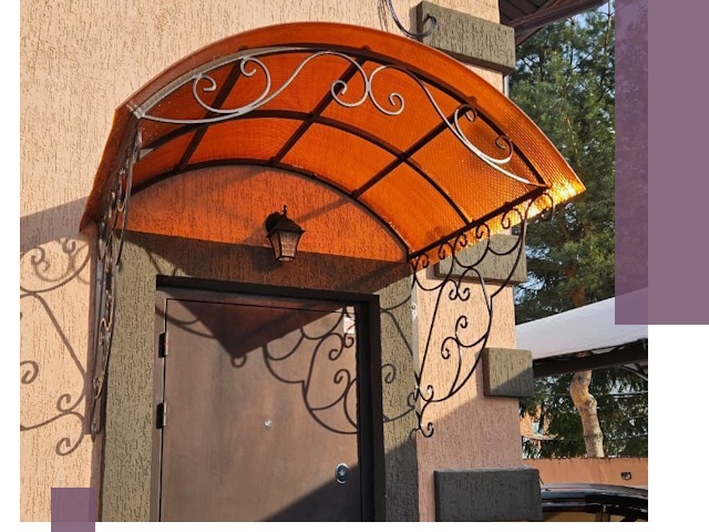 Демонтаж козырьков в Мончегорске быстро и безопасно