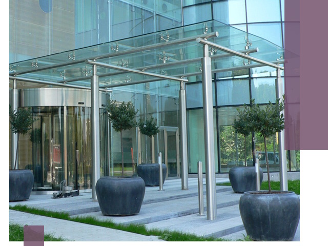 Навесы из стекла на заказ в Мончегорске — монтаж и установка