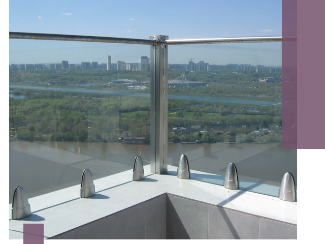 Стеклянные парапеты премиум класса в Мончегорске для домов и бизнесов