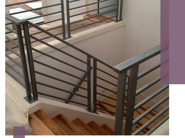 Изготовление поручней из металла и дерева в Мончегорске